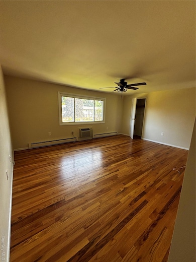 804 Parr Meadow Dr, Newburgh, NY 12550 - photo 6