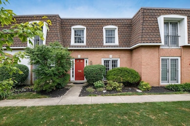 2785 Chateau Cir unit 69, Columbus, OH 43221 - photo 2