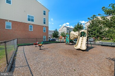 25210 Briargate Terrace, Chantilly, VA 20152 - photo 3