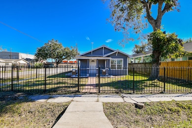 610 Vincent St, Houston, TX 77009 - photo 5