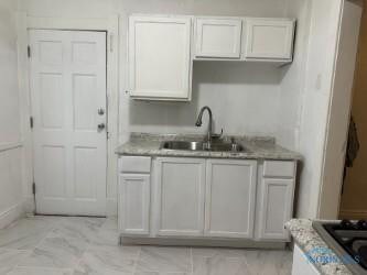 915 Nesslewood Ave, Toledo, OH 43610 - photo 2