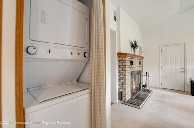 08-E Walnut Pl-008