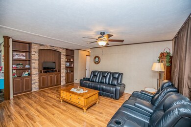 142 Woodway Dr, Magnolia, TX 77355 - photo 5