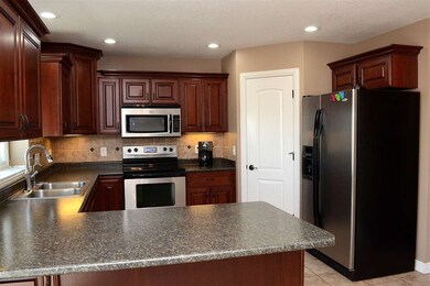 8122 Abernathy Ct, Fort Wayne, IN 46835 - photo 7