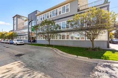 600 7th St. NW #205