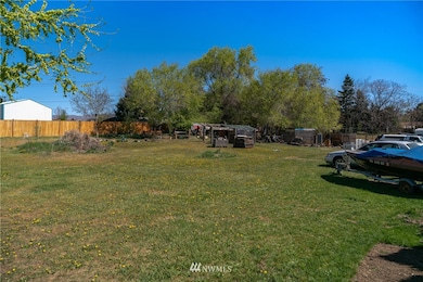 906 4th St SE, East Wenatchee, WA 98802 - photo 5