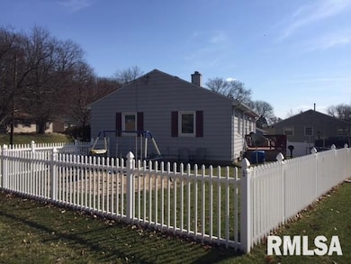 612 Waverly Rd, Davenport, IA 52804 - photo 2