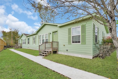 1046 Junell St unit A, Houston, TX 77088 - photo 2