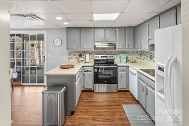 75 Laurelwood Dr unit 91, Marion, NC 28752 - photo 7