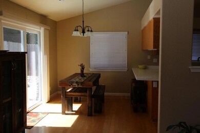 dining room (800x533)