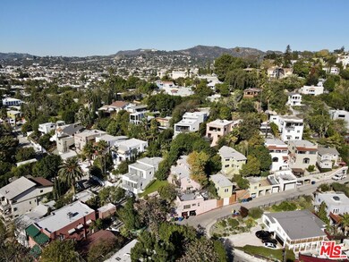 3901 De Longpre Ave, Los Angeles, CA 90027 - photo 6