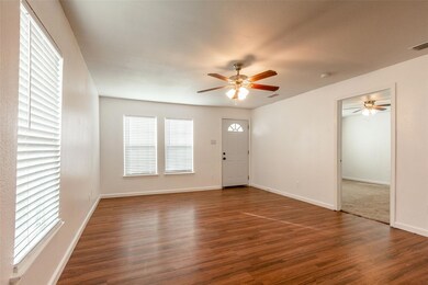 613 Royal St, Cleburne, TX 76031 - photo 3