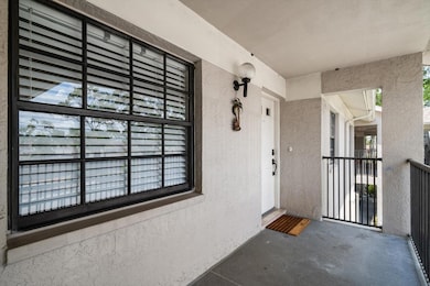 2nd Floor Front Entry