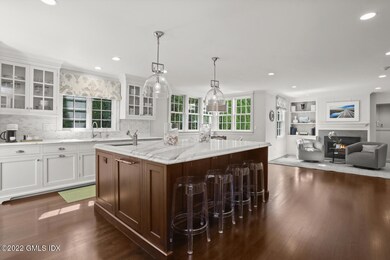 Eat-In Kitchen