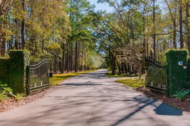 Entrance to Bull Point