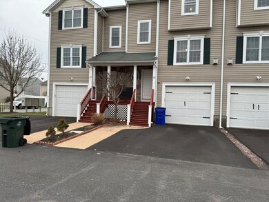40 Winchester Ln unit 16, Fall River, MA 02721 - photo 3