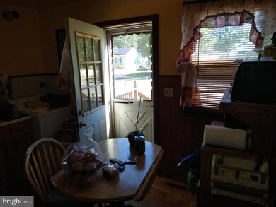 197 E Howard St, Clayton, NJ 08312 - photo 3