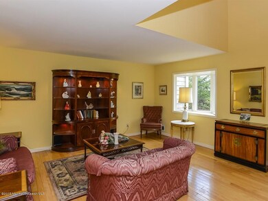 006_Living Room[1]