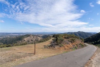 13730 Falcon Rd, Atascadero, CA 93422 - photo 4