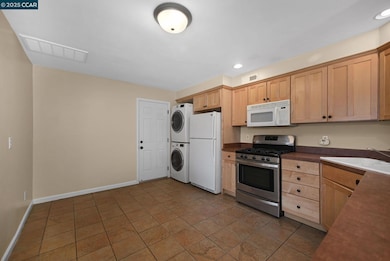 1337 Cape Cod Way, Concord, CA 94521 - photo 7