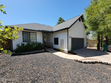 1076 S Hunters Run, Show Low, AZ 85901 - photo 2