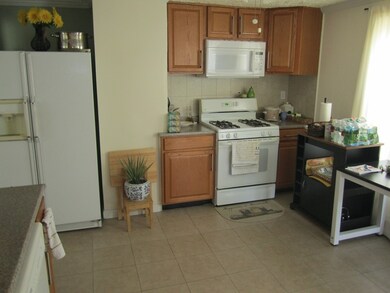 26 Barker St, Lowell, MA 01850 - photo 4