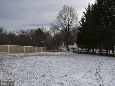 10038 Cambric Ct, Columbia, MD 21046 - photo 2