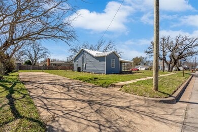 813 W Couts St, Weatherford, TX 76086 - photo 4