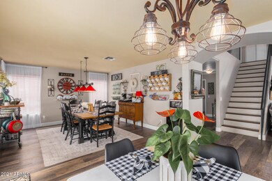 Eat-in Kitchen