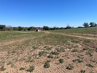 137 Lincoln Rd, Boyd, TX 76023 - photo 2