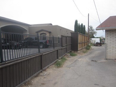 316 N Carolina Dr, El Paso, TX 79915 - photo 4
