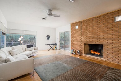 AZA_Listings_Adams_4202_E_StJosephWay_Im