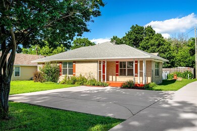 303 Franklin Ave, Pottsboro, TX 75076 - photo 3