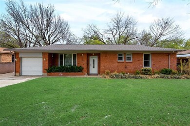 424 Hurstview Dr, Hurst, TX 76053 - photo 2