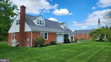 2988 Bedminster Rd, Perkasie, PA 18944 - photo 2