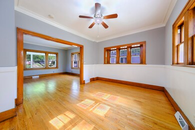 027-photo-dining-room-9396140