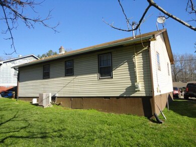 1105 Mecklenburg Ave, Victoria, VA 23974 - photo 2