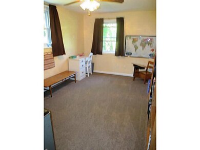 Studio/Study/Office. A 