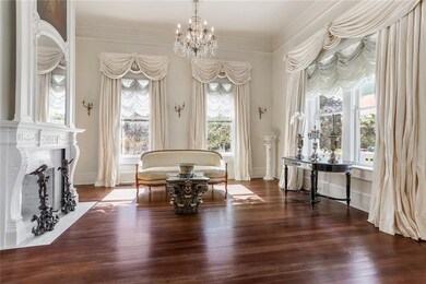 RIGHT PARLOR