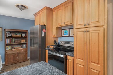 18-web-or-mls-250731_3089_HighPoint_DR_M