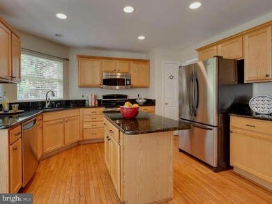 5765 Fincastle Dr, Manassas, VA 20112 - photo 3