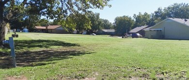 Facing SE, toward Cul-De-Sac, from the back corner