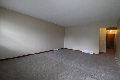 3943 Beulah Rd unit 945, Columbus, OH 43224 - photo 2