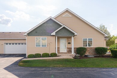 2182 Waterbury Ln E unit 2182, Sycamore, IL 60178 - photo 2