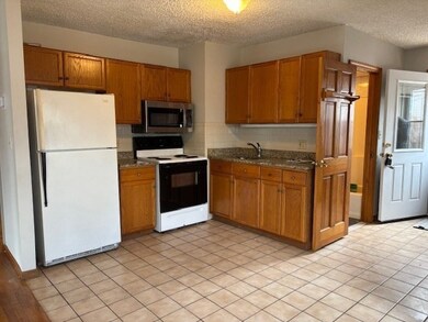 2 Border St unit 2, Woburn, MA 01801 - photo 3