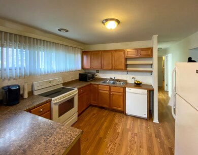 903 Bristol Ave, Westchester, IL 60154 - photo 6