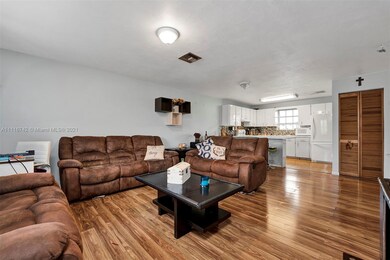 2 story upstairs unit