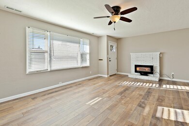 725 Chestnut St, Central Point, OR 97502 - photo 4