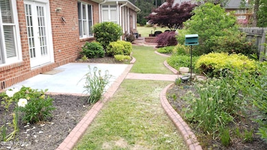 CONCRETE PATIO! CUSTOM BORDERS!