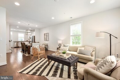 918 Slaters Ln, Alexandria, VA 22314 - photo 3